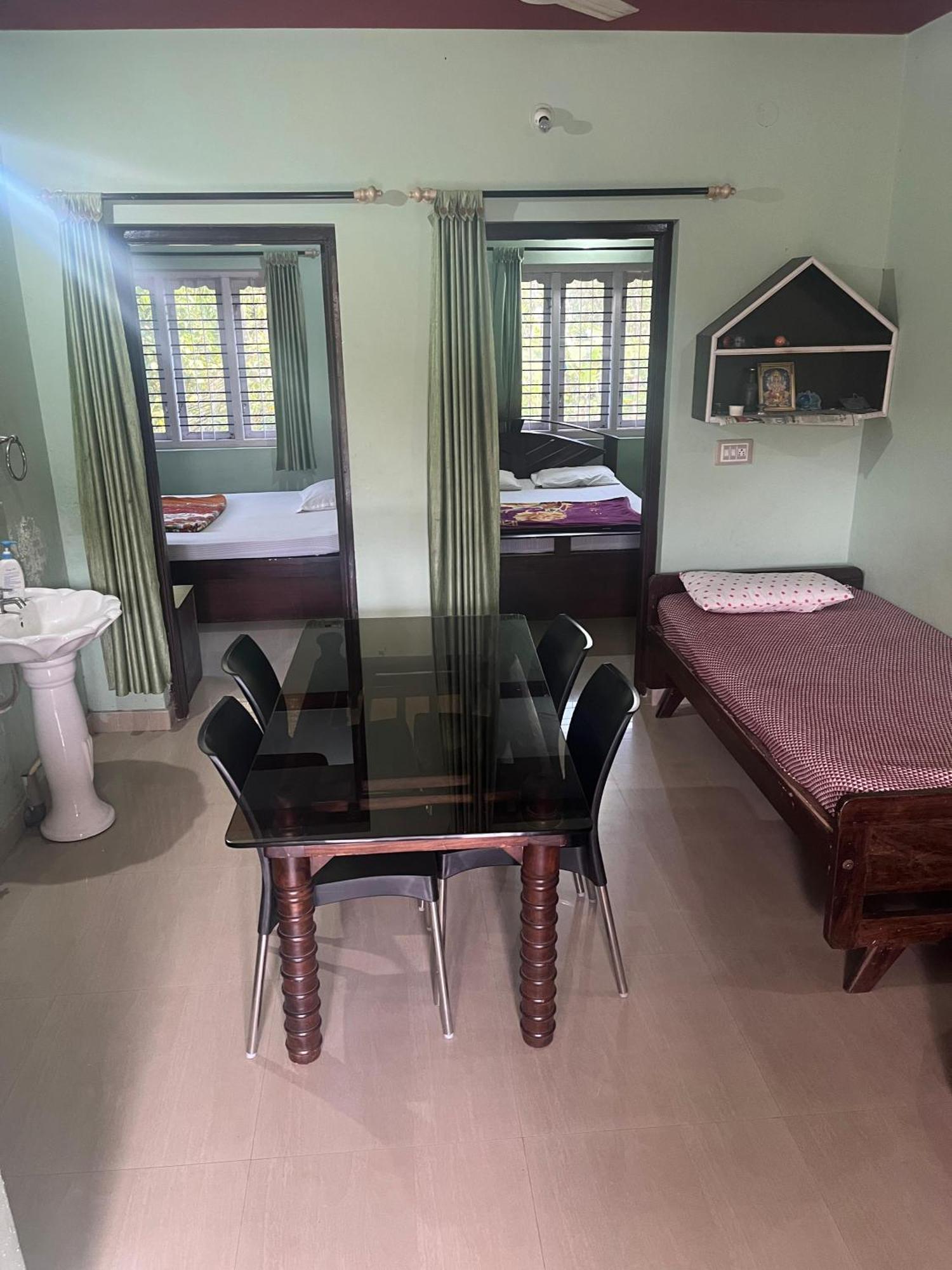 Eshwarkrupa Homestay Madikeri Kültér fotó