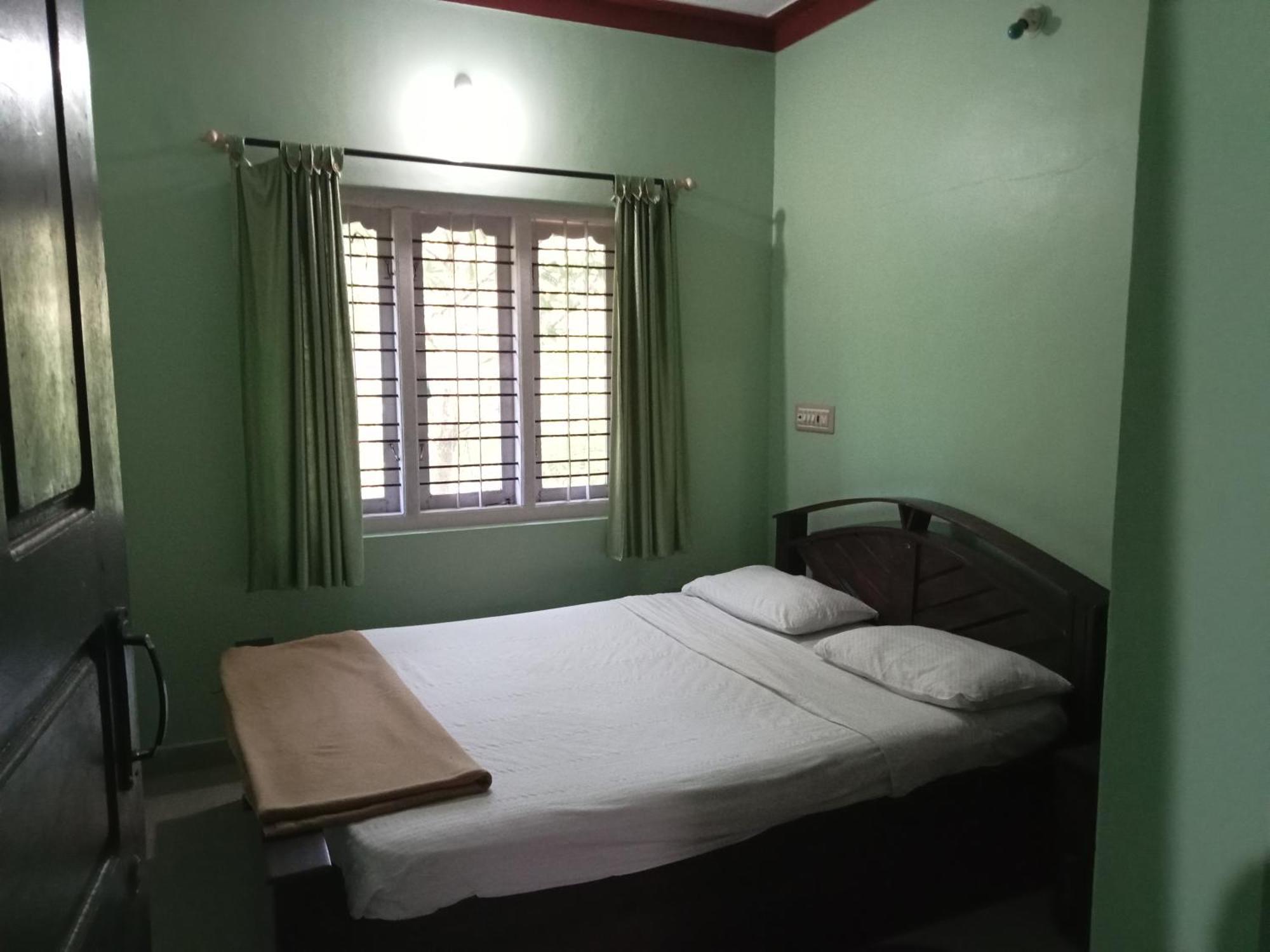 Eshwarkrupa Homestay Madikeri Kültér fotó