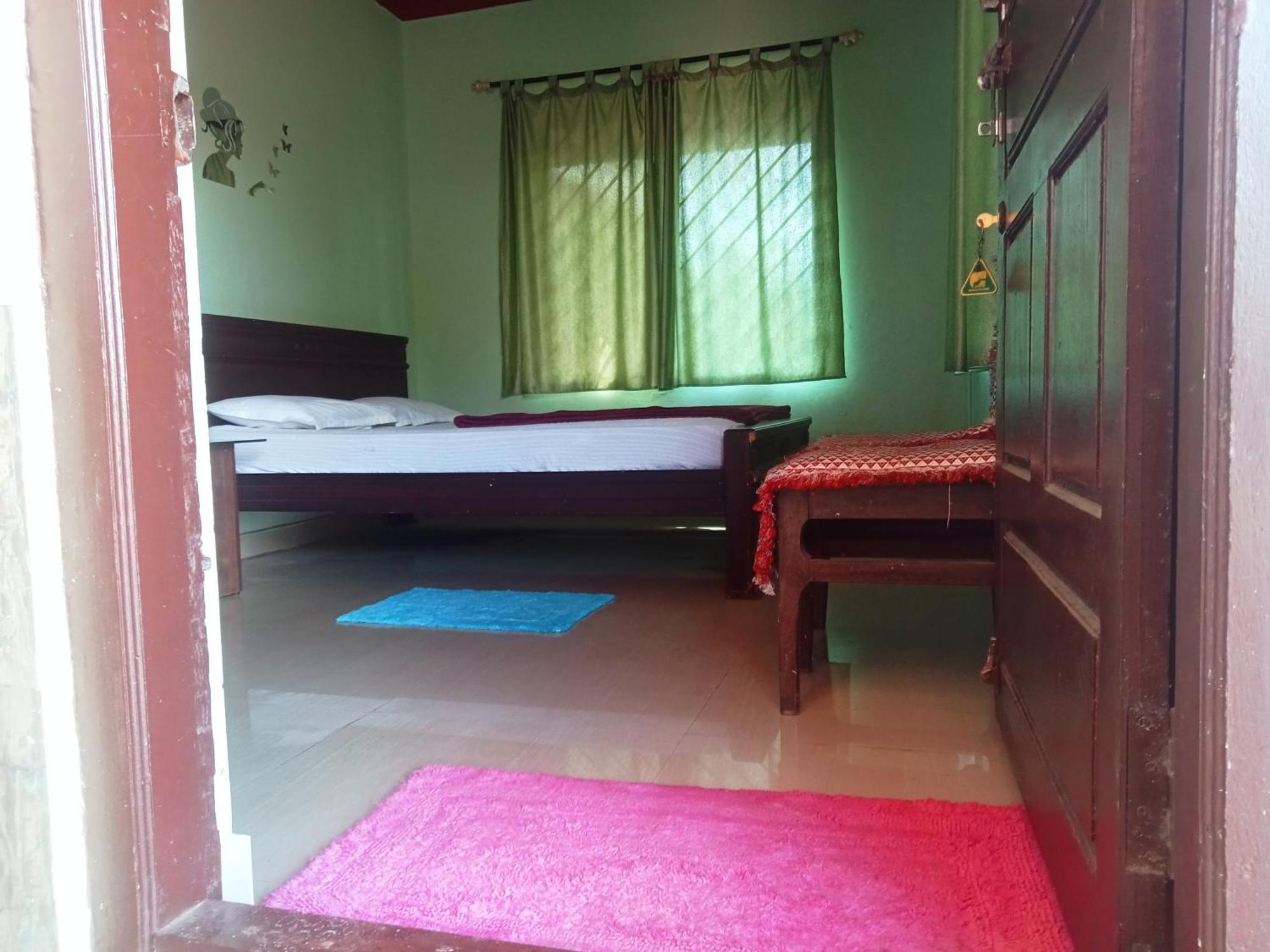 Eshwarkrupa Homestay Madikeri Kültér fotó