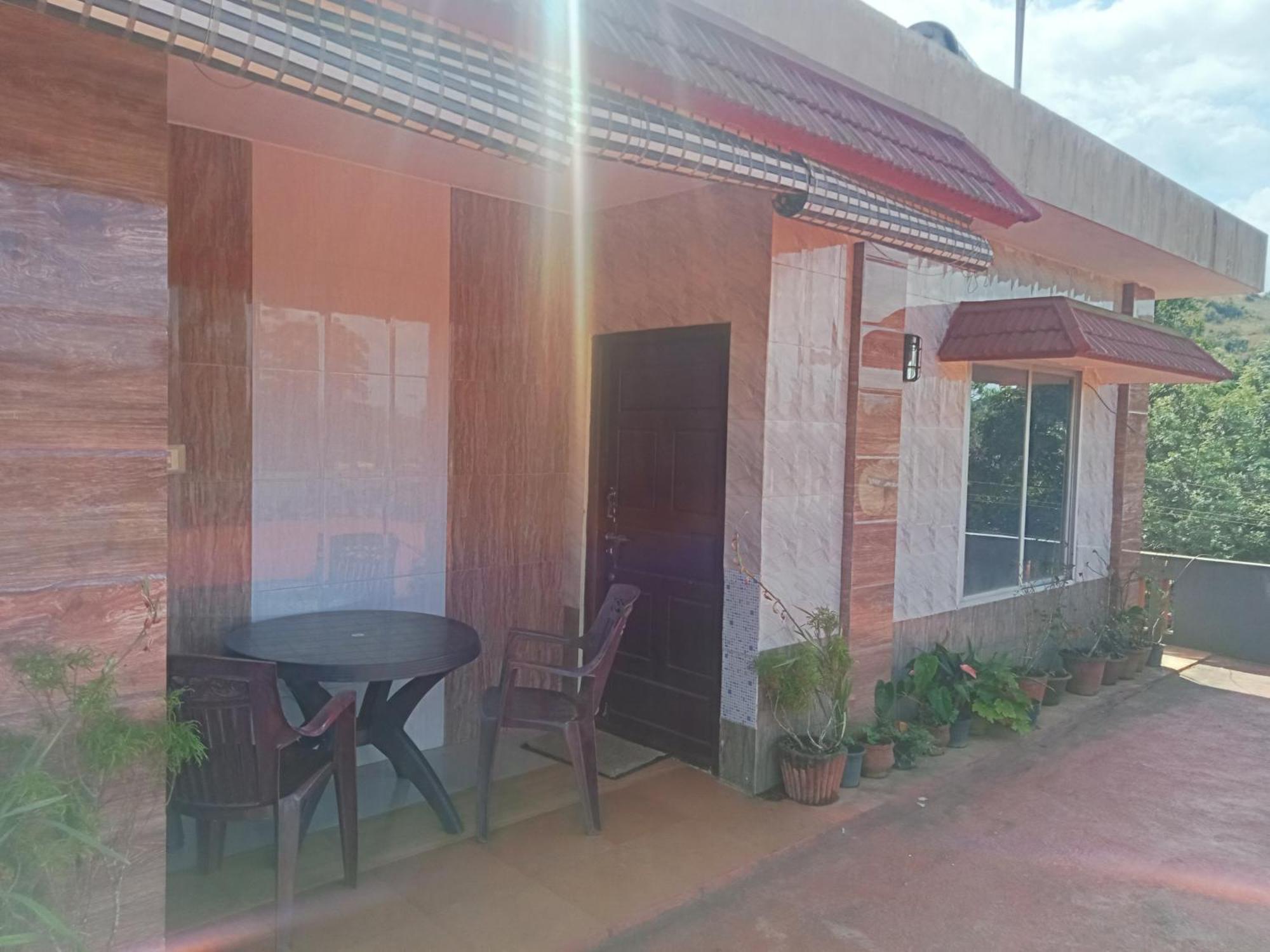 Eshwarkrupa Homestay Madikeri Kültér fotó